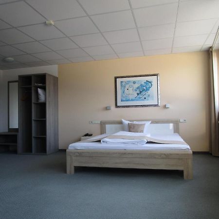 Businesshotel & Appartements Stuttgart-Vaihingen Estugarda Exterior foto