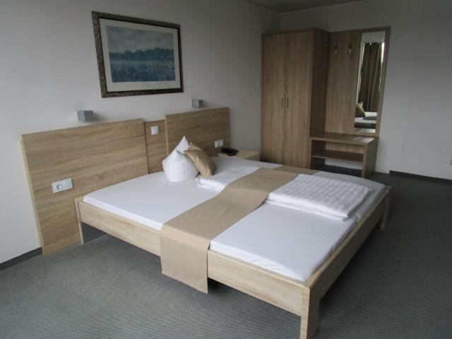 Businesshotel & Appartements Stuttgart-Vaihingen Estugarda Exterior foto