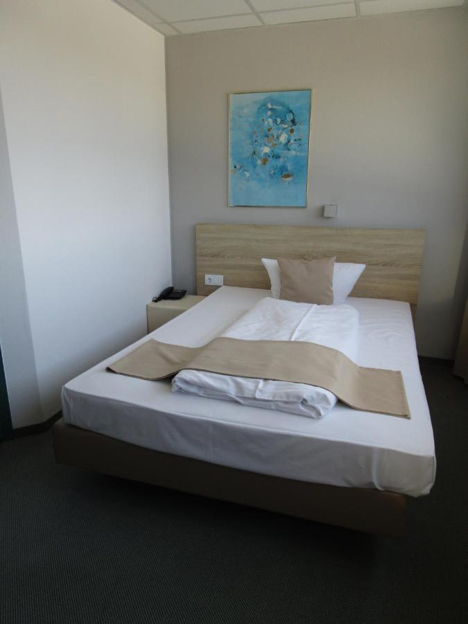 Businesshotel & Appartements Stuttgart-Vaihingen Estugarda Exterior foto