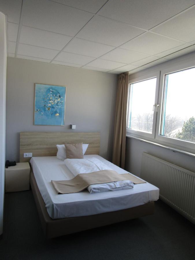 Businesshotel & Appartements Stuttgart-Vaihingen Estugarda Exterior foto