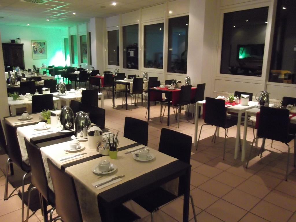 Businesshotel & Appartements Stuttgart-Vaihingen Estugarda Exterior foto